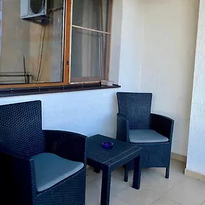 Sky Modern 1 Bedroom Apt W Free Parking Апартаменты Бухарест